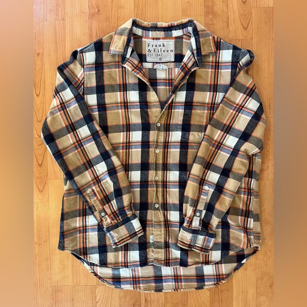 Frank & Eileen Woman’s Plaid Button-Up Shirt-Medium